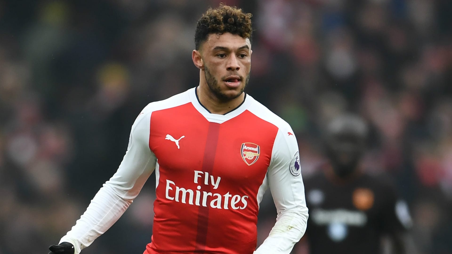 Chelsea Make £35m Bid for Arsenal's Chamberlain - Spur Magazine