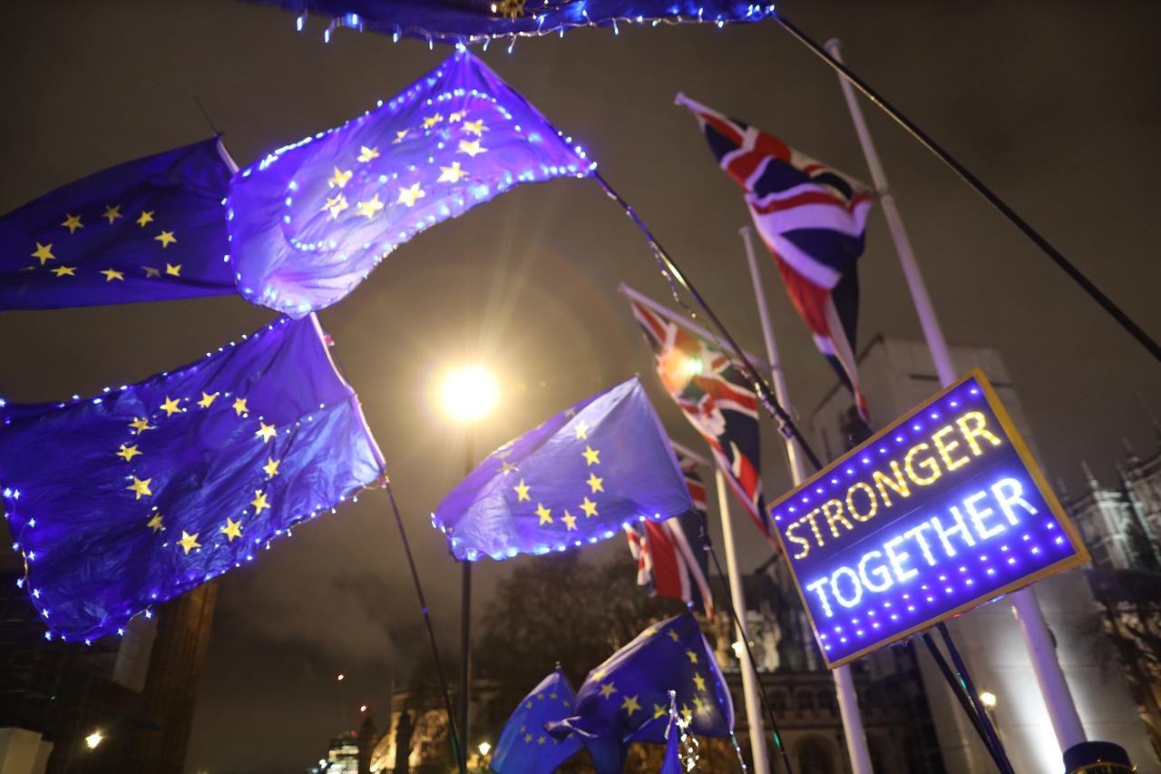UK to Kick Off Brexit Today at 23:00 GMT | Spurzine