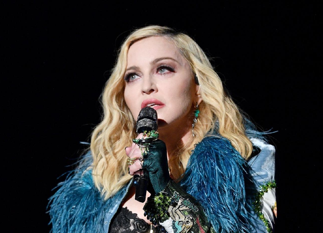 Madonna Calls Upon Fans to Vote Donald Trump Out of White House | Spurzine