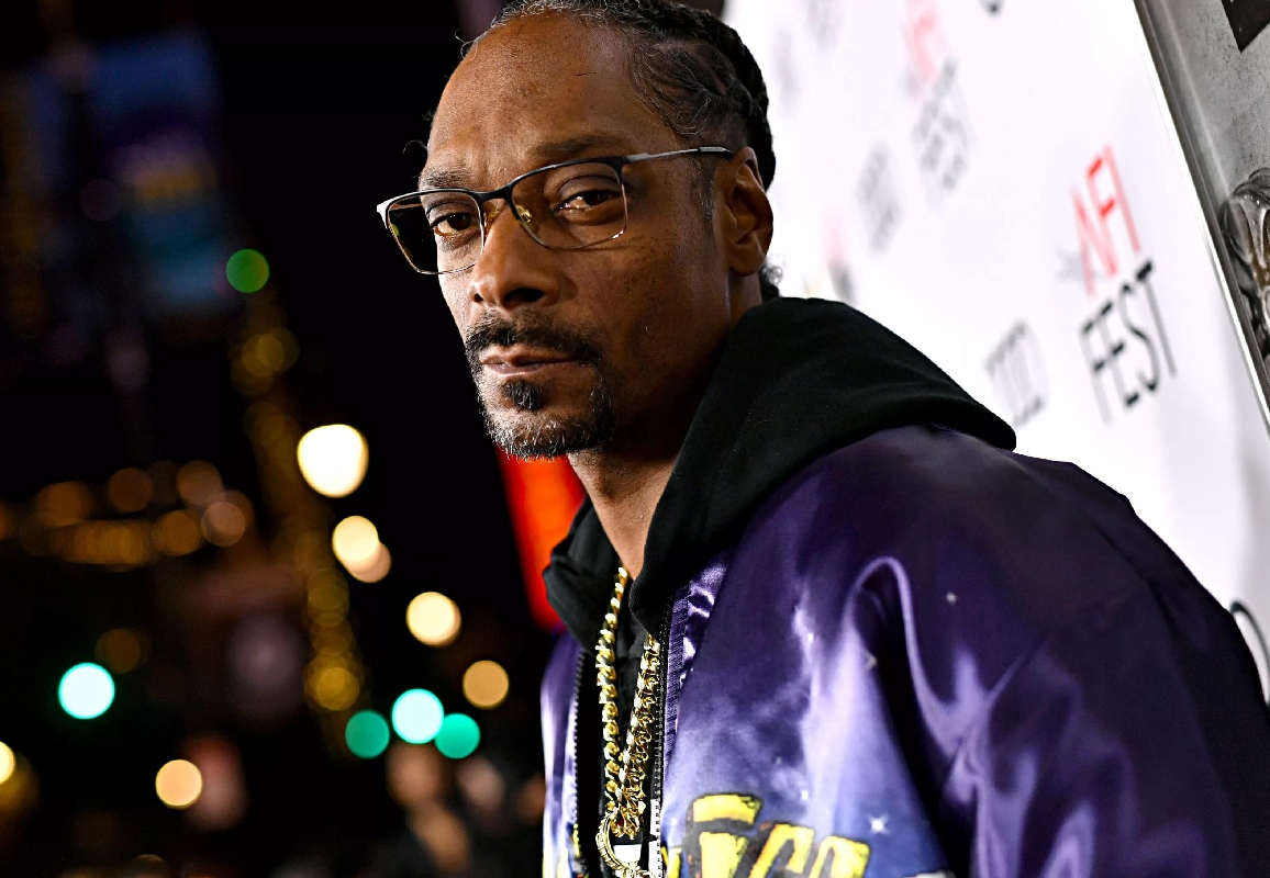 Snoop Dog Ready Is Ready to Vote for the First Ever and Here's Why | Spurzine