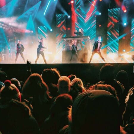 Top 7 Techniques to Help You Break into The Entertainment Industry | Spurzine