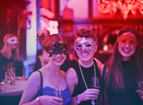 How to Throw a Successful Company Party No One Will Ever Forget 25 How to Throw a Successful Company Party No One Will Ever Forget | Spurzine