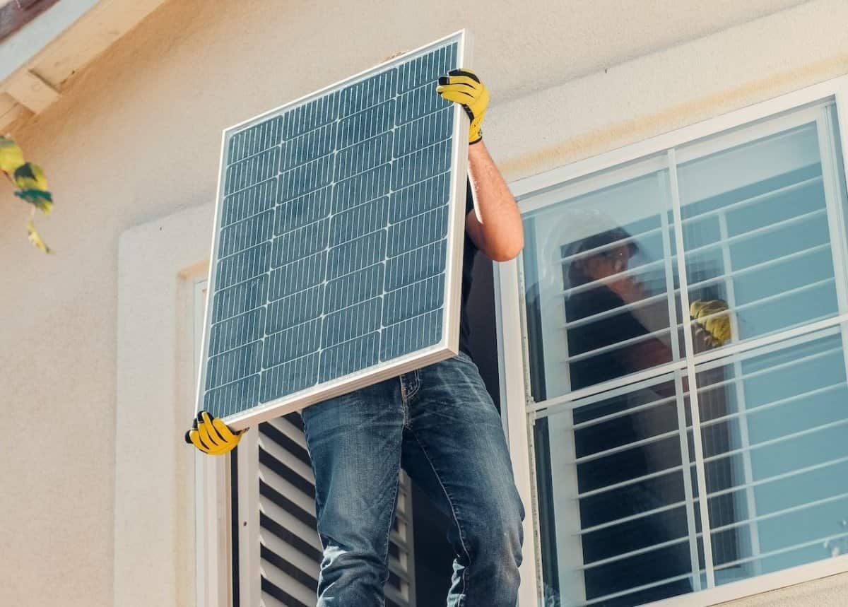 How Using Solar Power Saves You A Lot of Money and Much More | Spurzine