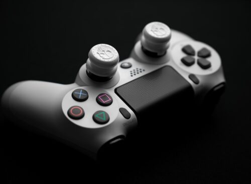 Here's How You Can Make Money from Gaming as a Career 31 How to Make Money from Gaming as a Career | Spurzine