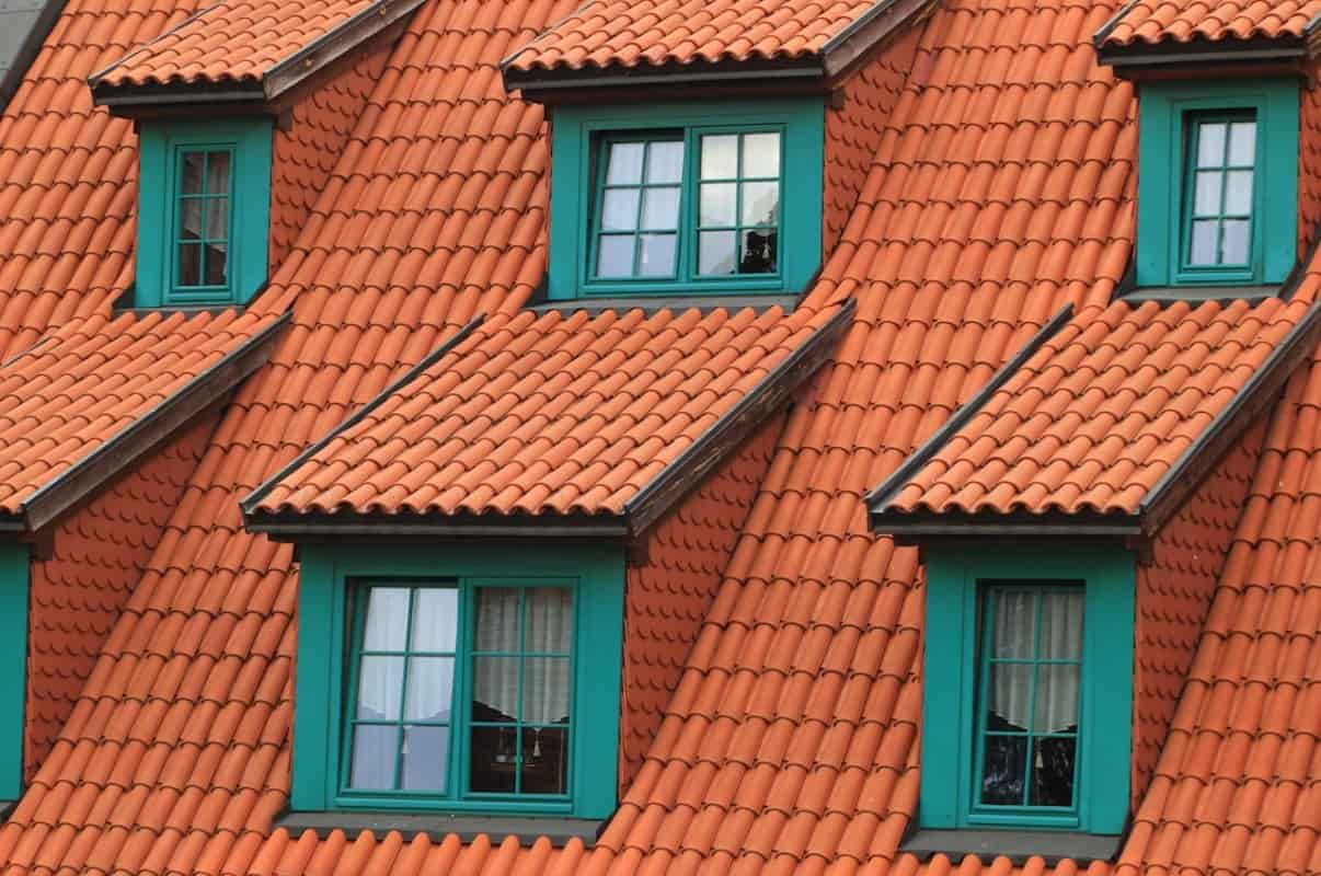 4 Roof Repairs That Require a Professional | Spurzine