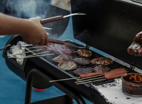 10 Essential Tools You Need to Become Good at Doing Backyard BBQ | Spurzine